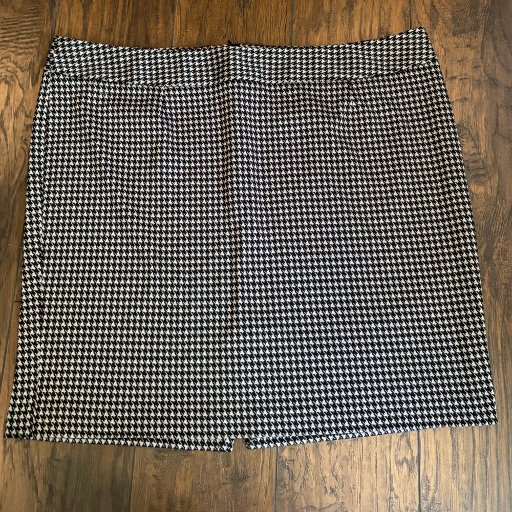 Houndstooth dress skirt (black and white)